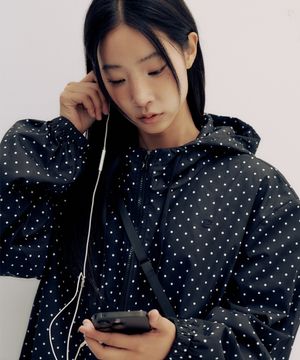 캣츠 하이넥 도트 후드 스트링 바람막이 세트 [블랙]