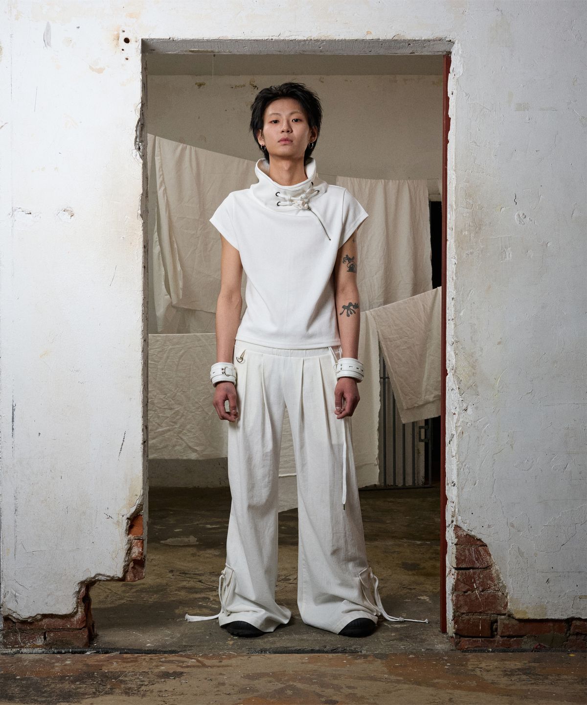 보니앤키예(BONIENKIYE) High neck T shirts (WHITE)