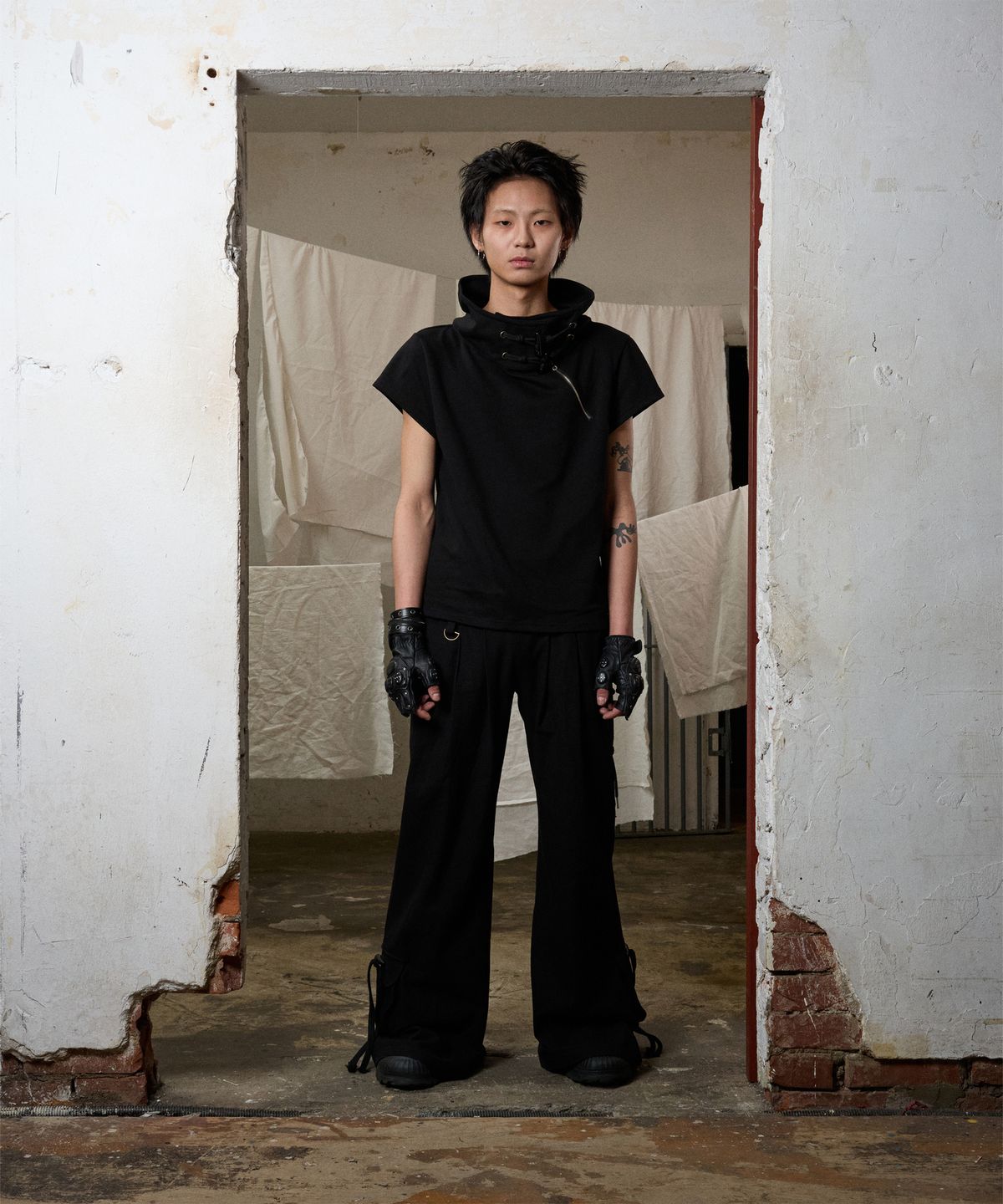 보니앤키예(BONIENKIYE) High neck T shirts (BLACK)