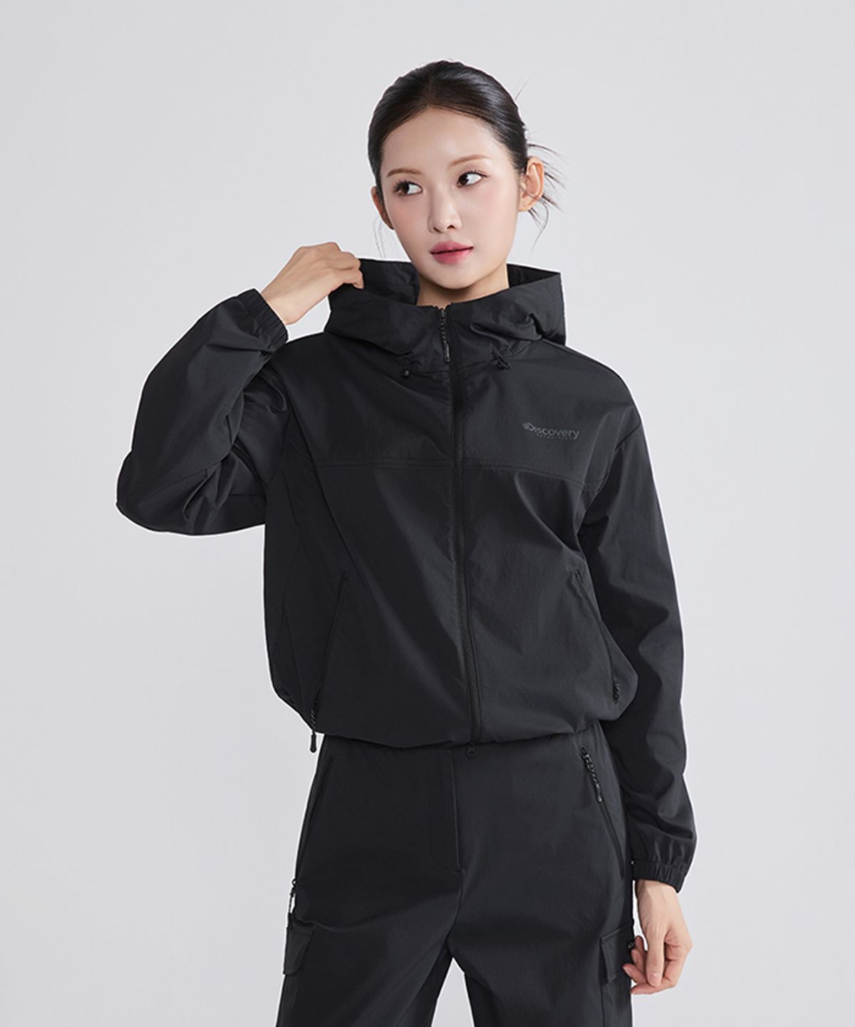 디스커버리 익스페디션(DISCOVERY EXPEDITION) 여성 내추럴 우븐 트레이닝 자켓 (BLACK)
