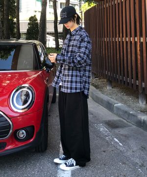 클래식 자수 로고 벌룬핏 핀턱 스웻 팬츠_블랙