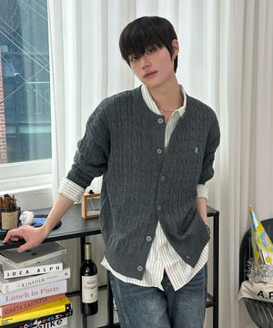 소프트 케이블 라운드 오버핏 가디건_차콜