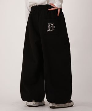 클래식 자수 로고 와이드 조거 팬츠_블랙
