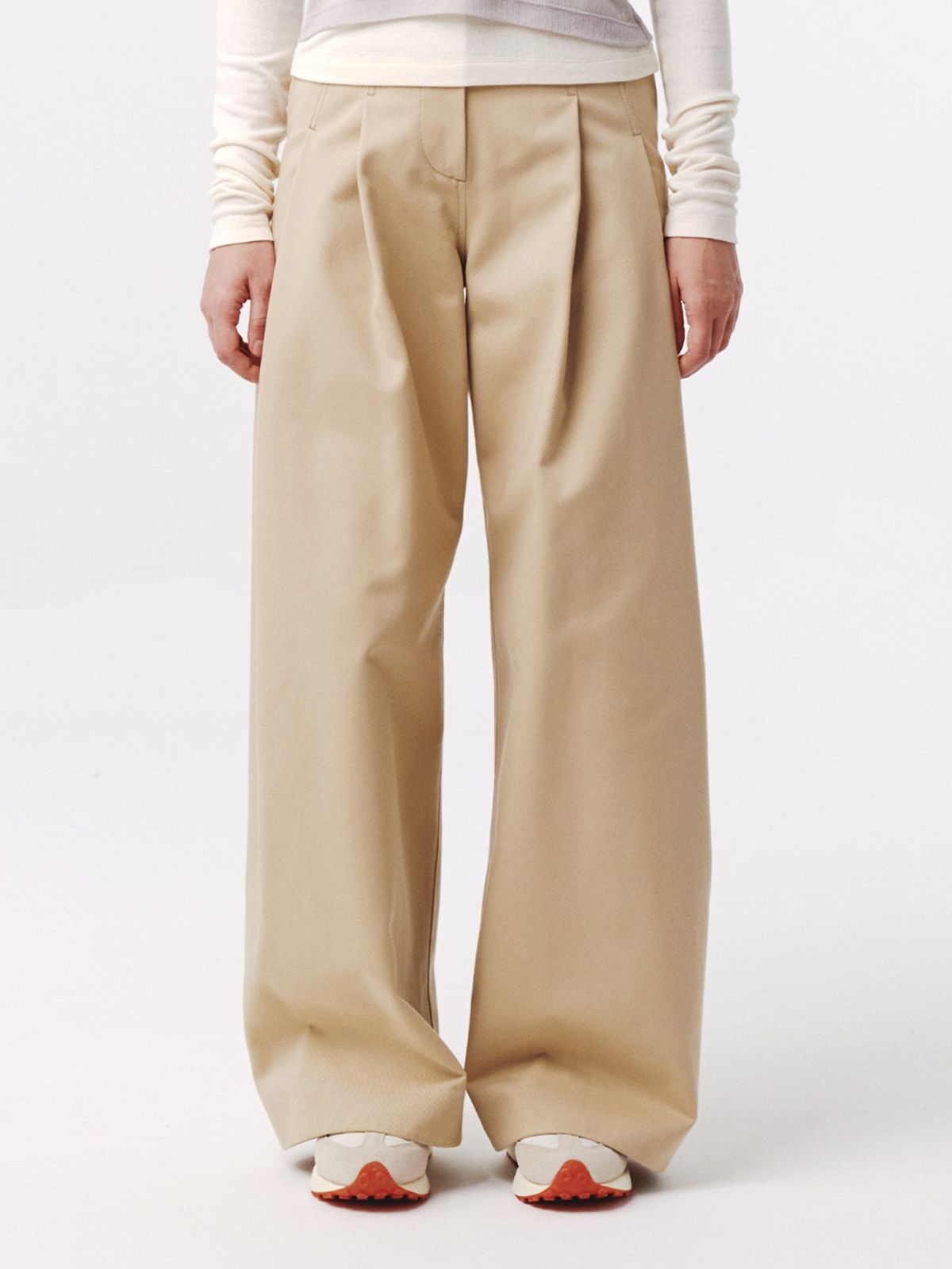 기준(KIJUN) Curved Seam Wide Pants Beige