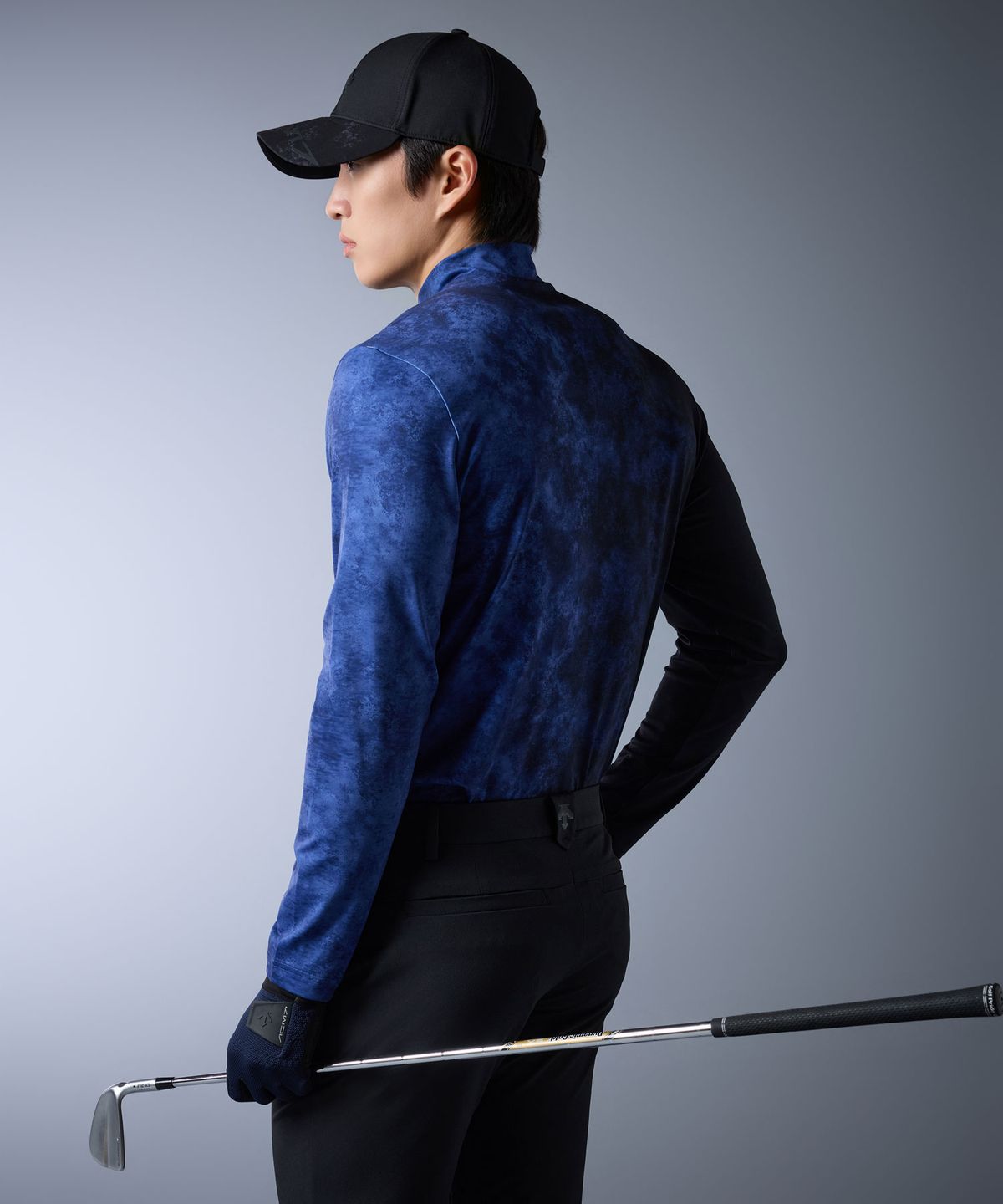 데상트 골프(DESCENTE GOLF) 아크먼트(ACMT) 남성 넥변형 긴팔 티셔츠 (DQ32MFTL91)