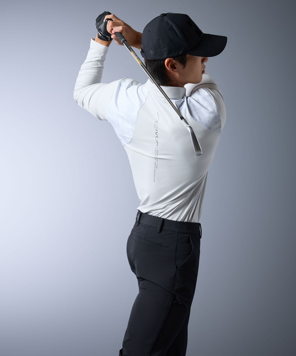 데상트 골프(DESCENTE GOLF) 아크먼트(ACMT) 남성 원포인트 카라 긴팔 티셔츠 (DQ32MFTL9C)