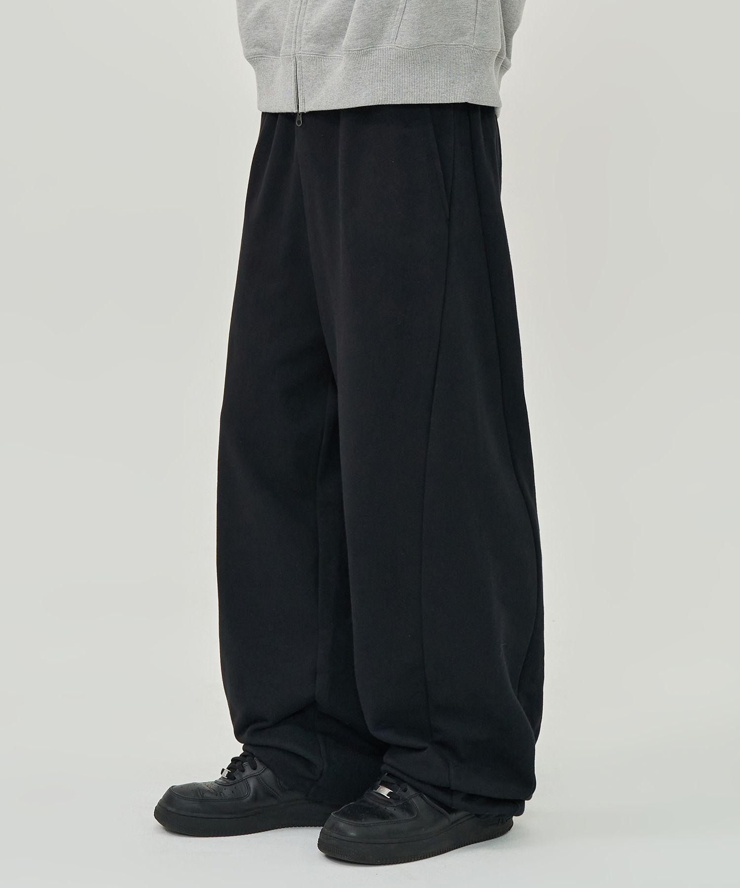 [여름 기획 원단] 커브드 배럴 데님 팬츠 (BLACK) source detail 38