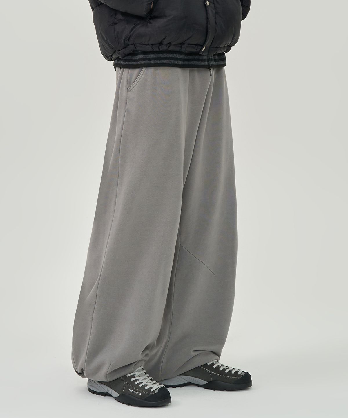 토피(TOFFEE) 벌룬핏 피그먼트 스웻 팬츠 (GREY)