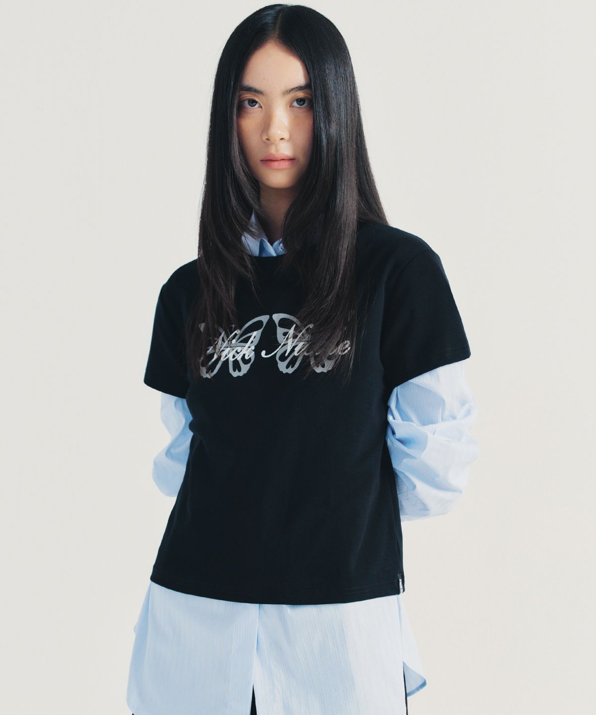 닉앤니콜(NICK&NICOLE) BUTTERFLY TWINS GRAPHIC TOP_BLACK