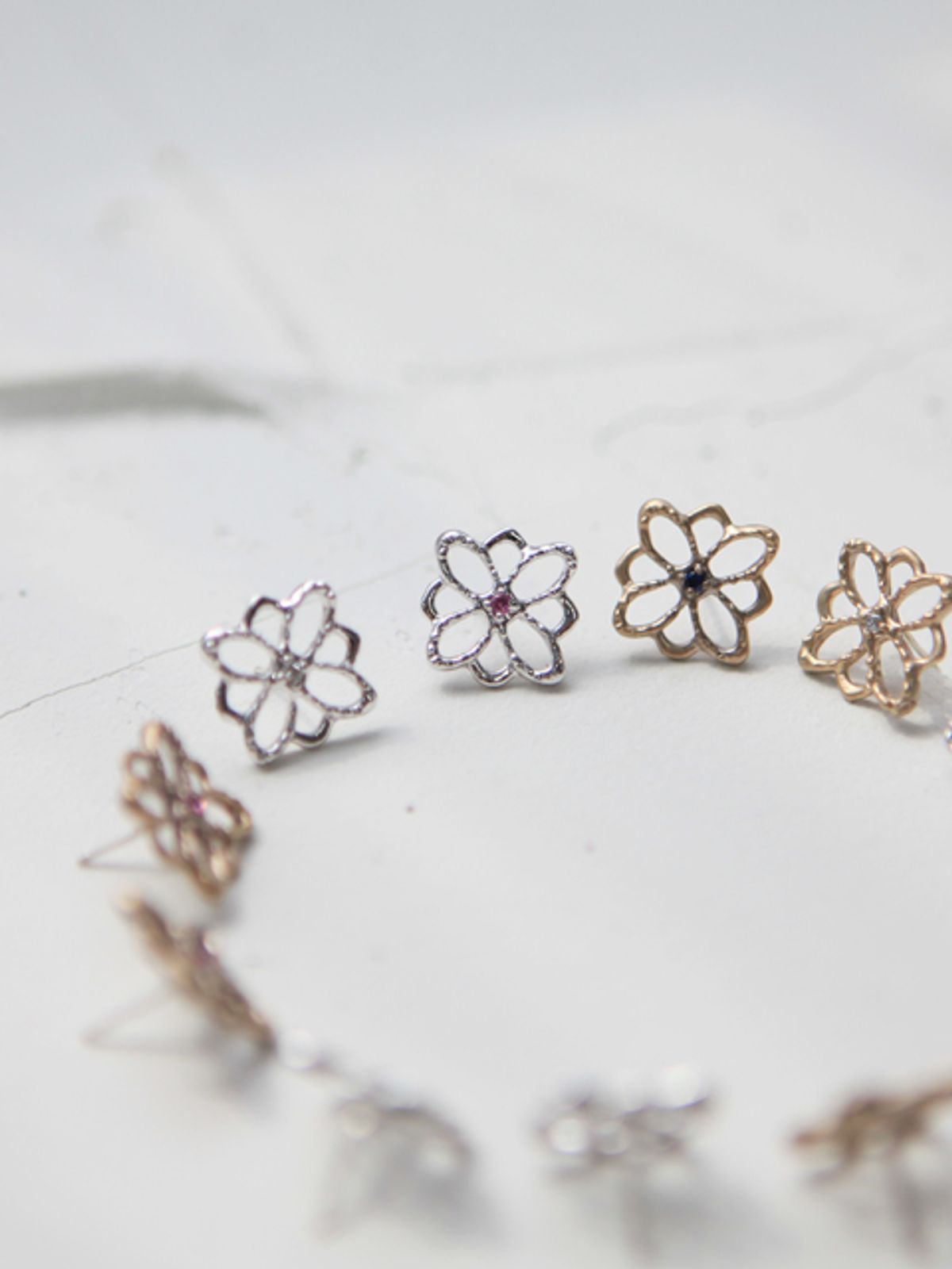 조에나(ZOENA) EASY. daizy flower earring