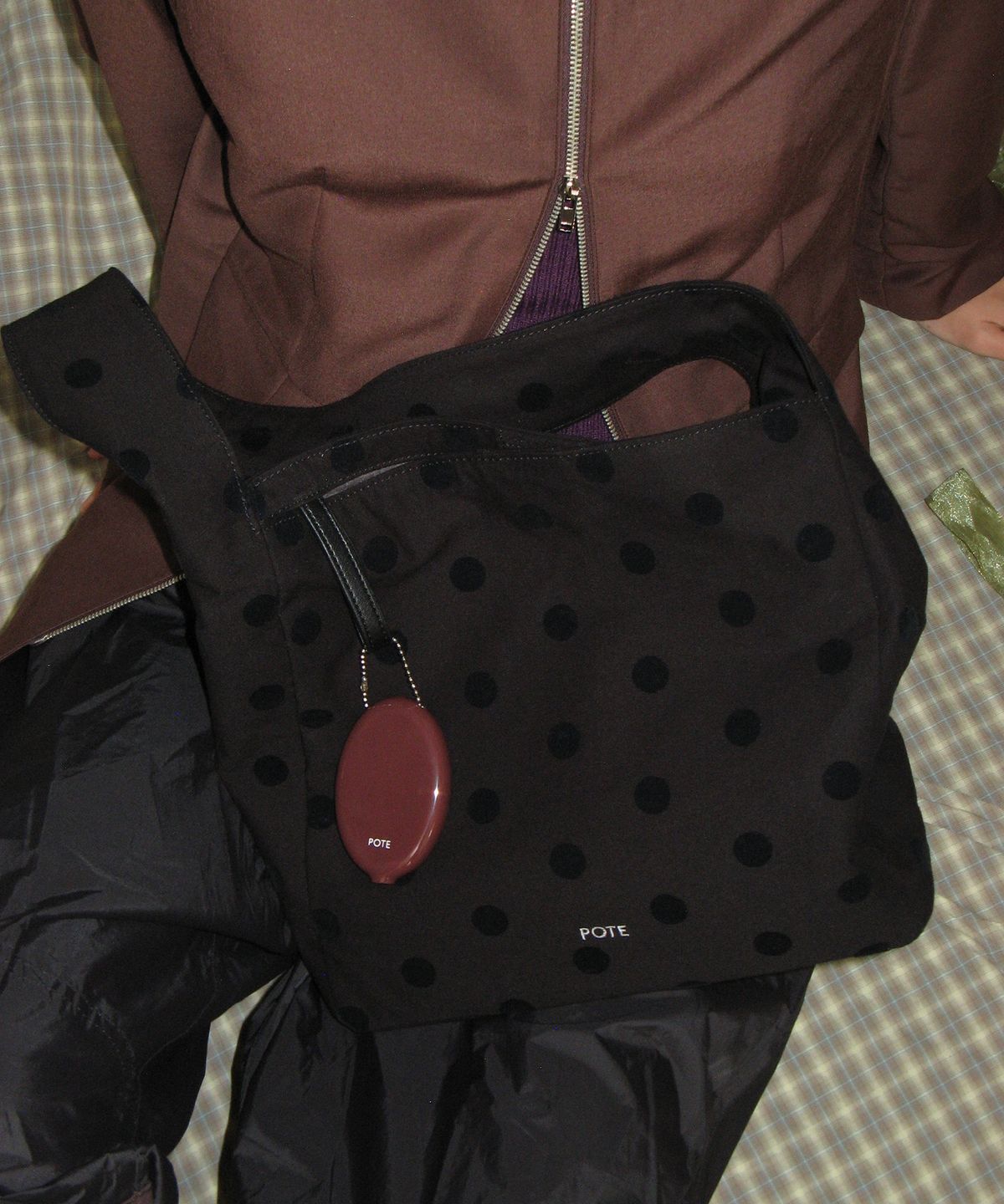 포테(POTE) 0008 Square Shoulder Bag_Dot Black