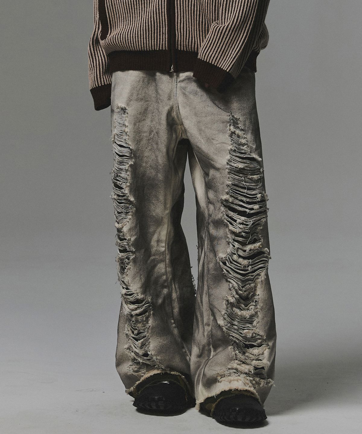 낫포너드(NOT4NERD) Camo Layered Destroyed Denim Pants - Ivory