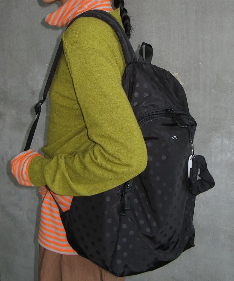 0006 HideSlot Classic Backpack (L)_Dot Black