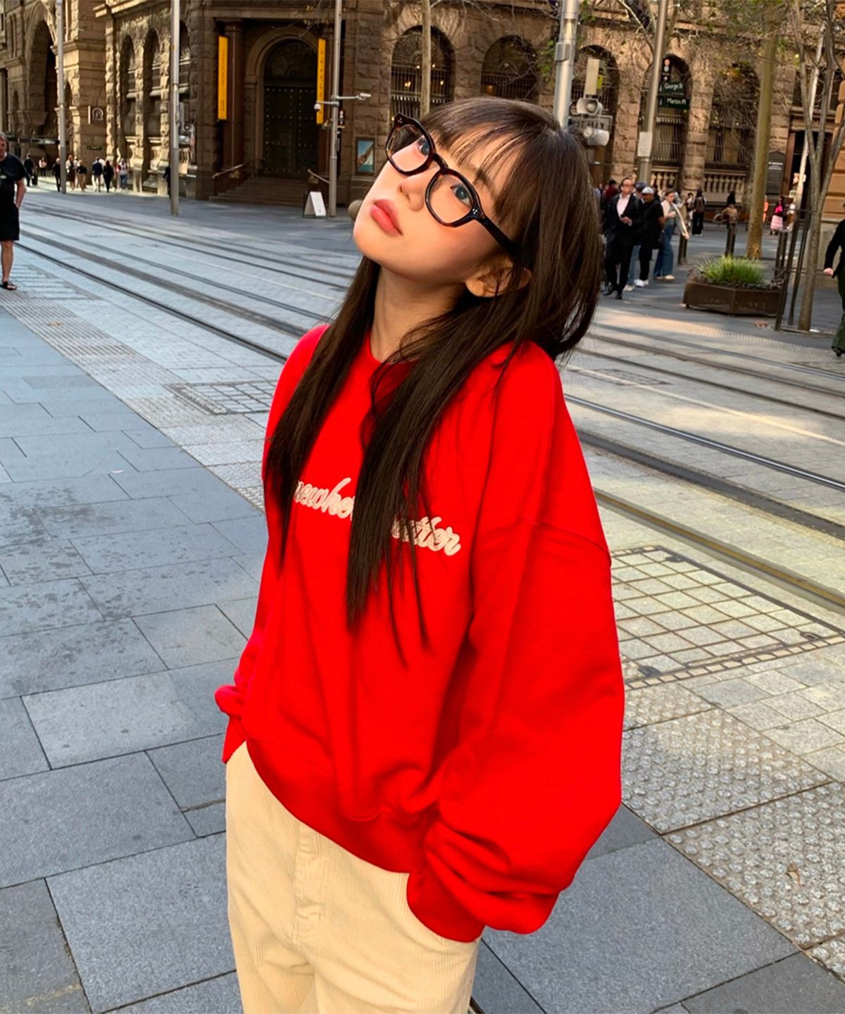 썸웨어버터(SOMEWHEREBUTTER) Bold Logo Sweatshirt - Red