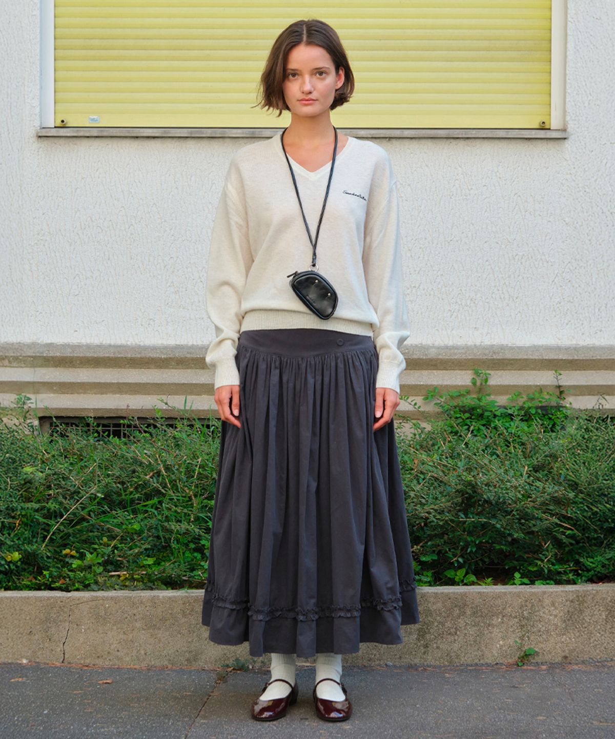 썸웨어버터(SOMEWHEREBUTTER) Button Shirring Long Skirt - Charcoal