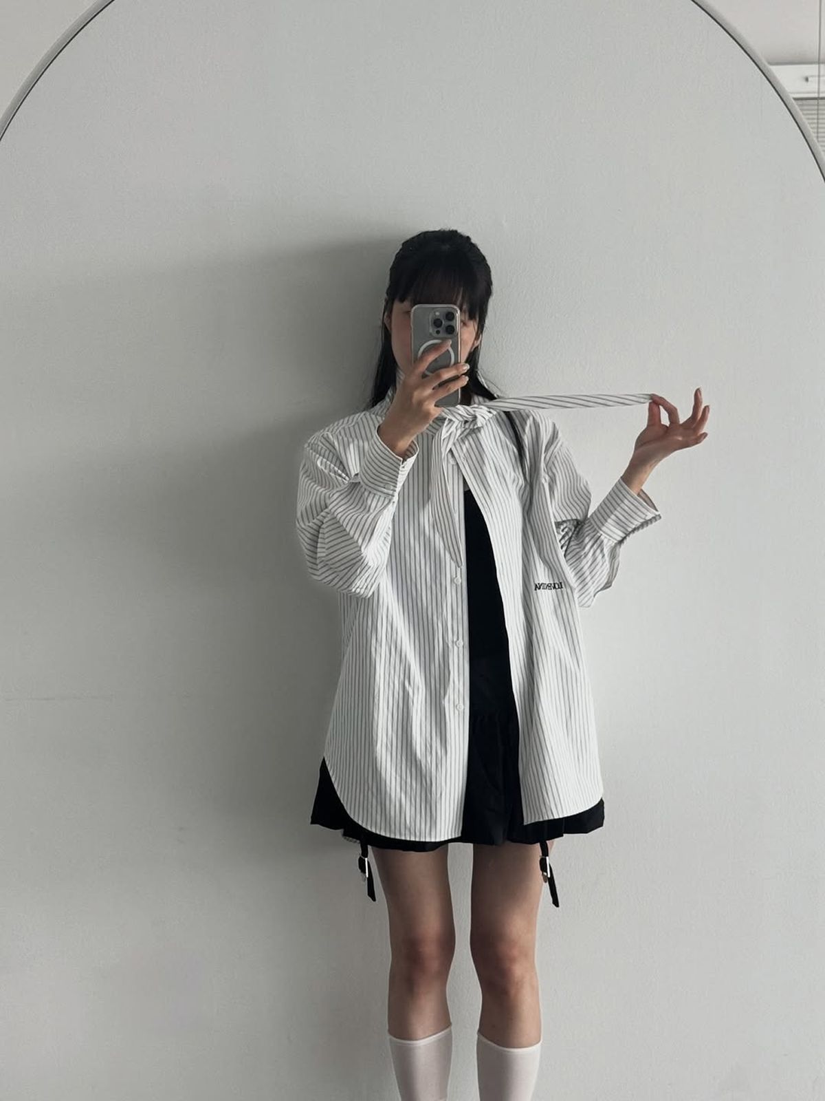 러벤티나(LOVENTINA) 드레이프 스카프 셔츠_화이트