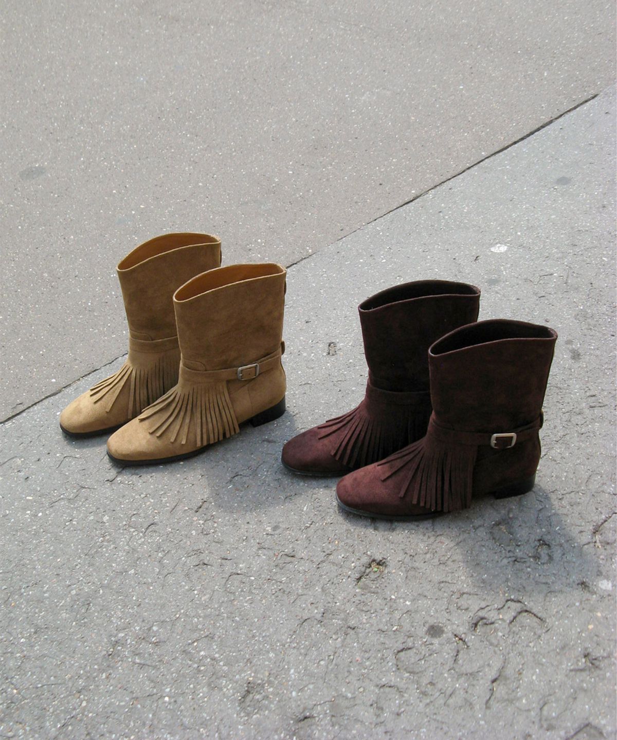 썸웨어버터(SOMEWHEREBUTTER) Fringe Boots - 2Color