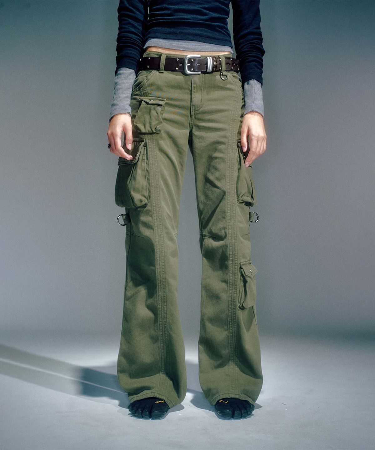 베이컨트 아카이브(VACANT ARCHIVE) WOMEN SCOTTIE SEMI BOOTS CUT PANTS KHAKI