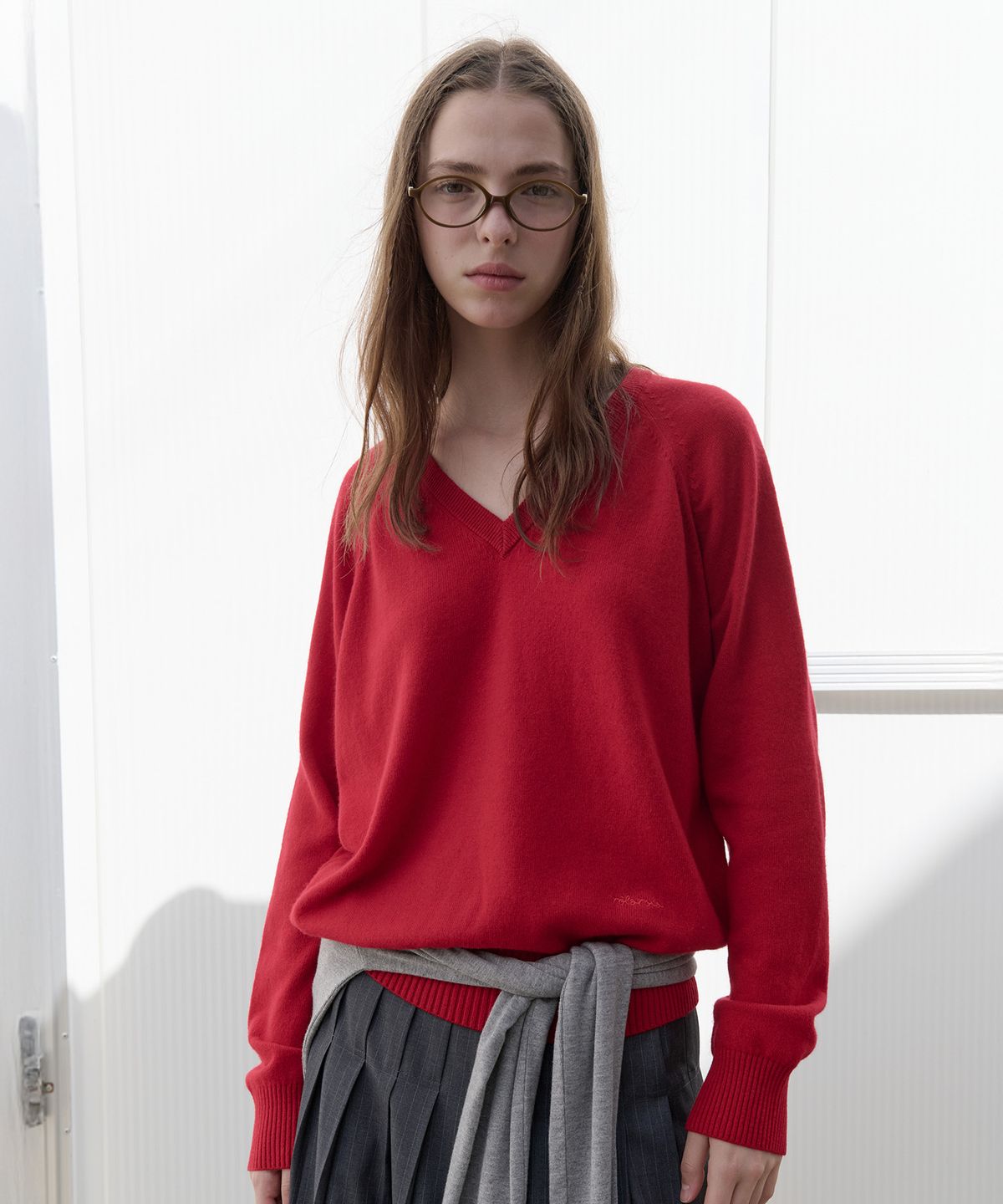 로라로라(ROLAROLA) WOOL BLENDED  V NECK BASIC KNIT RED