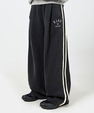 VLAD 원턱 커브드 트랙 스웻 팬츠_피그먼트 차콜