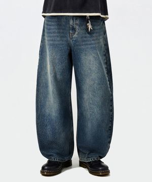 에센셜 페이드 워싱 커브드 팬츠_데님 더스트 인디고