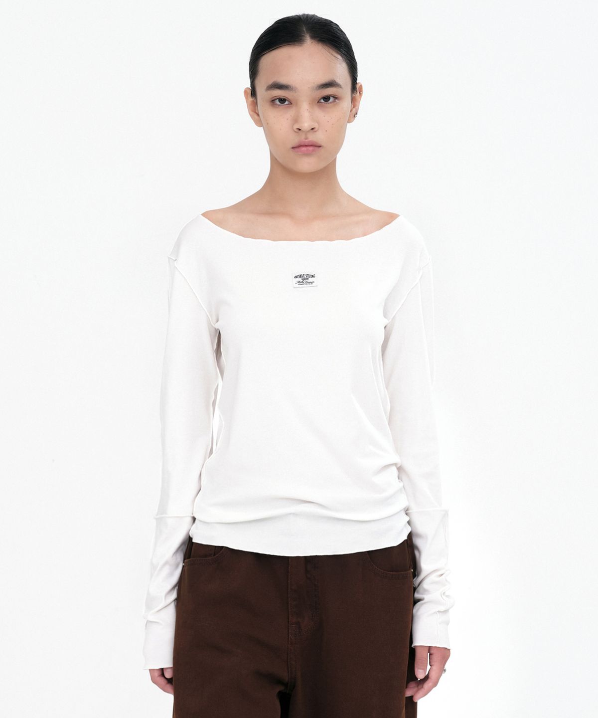 밀로 우먼(MILLO WOMEN) 피티드 롱 슬리브 탑 [화이트]