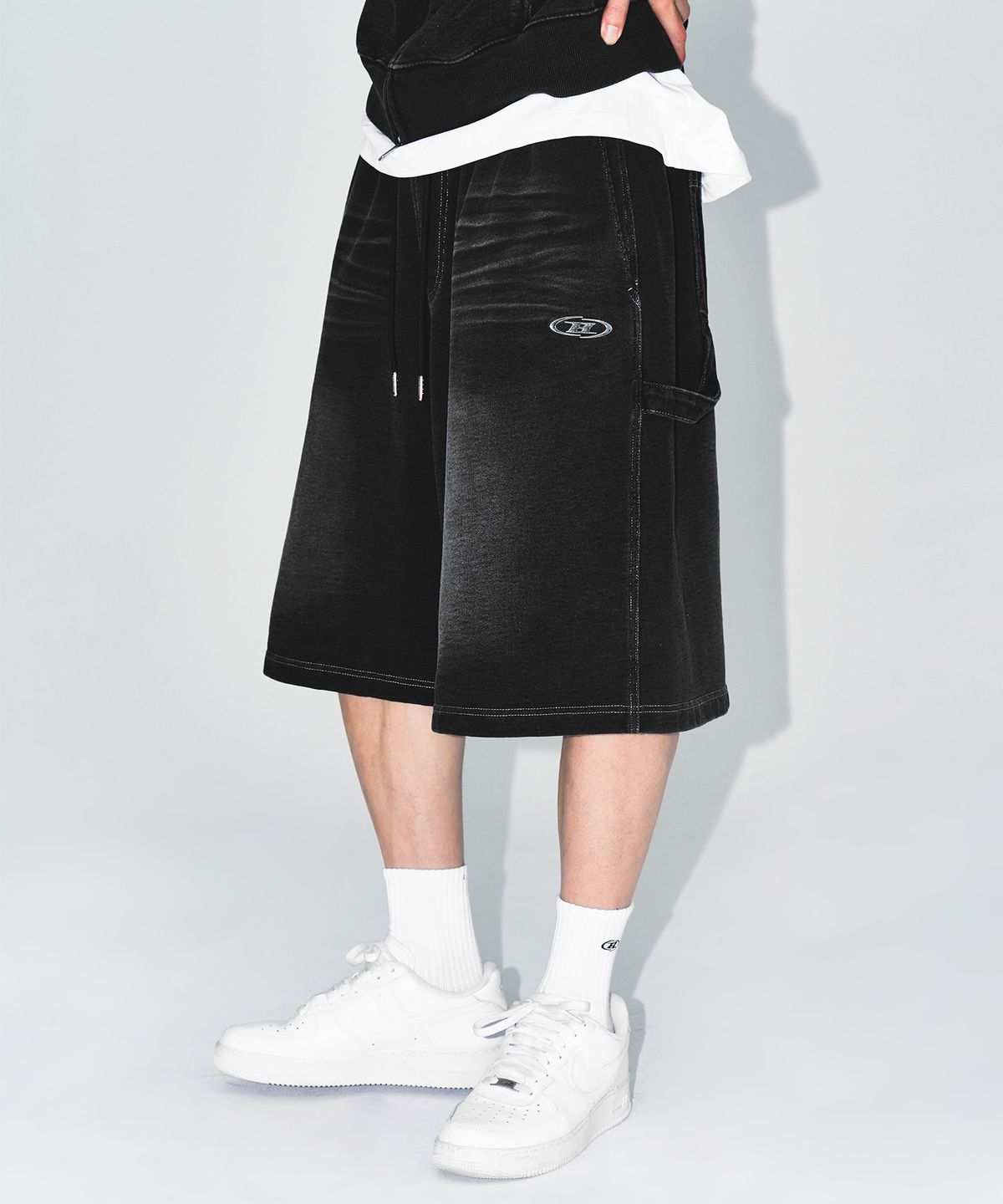본투윈(BORN TO WIN) DENIM LIKE CARPENTER BERMUDA PANTS [BLACK DENIM]