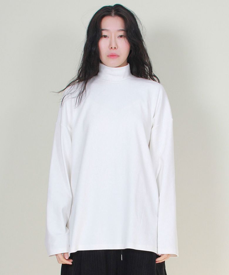 모크네크라인 박스핏 티셔츠 화이트