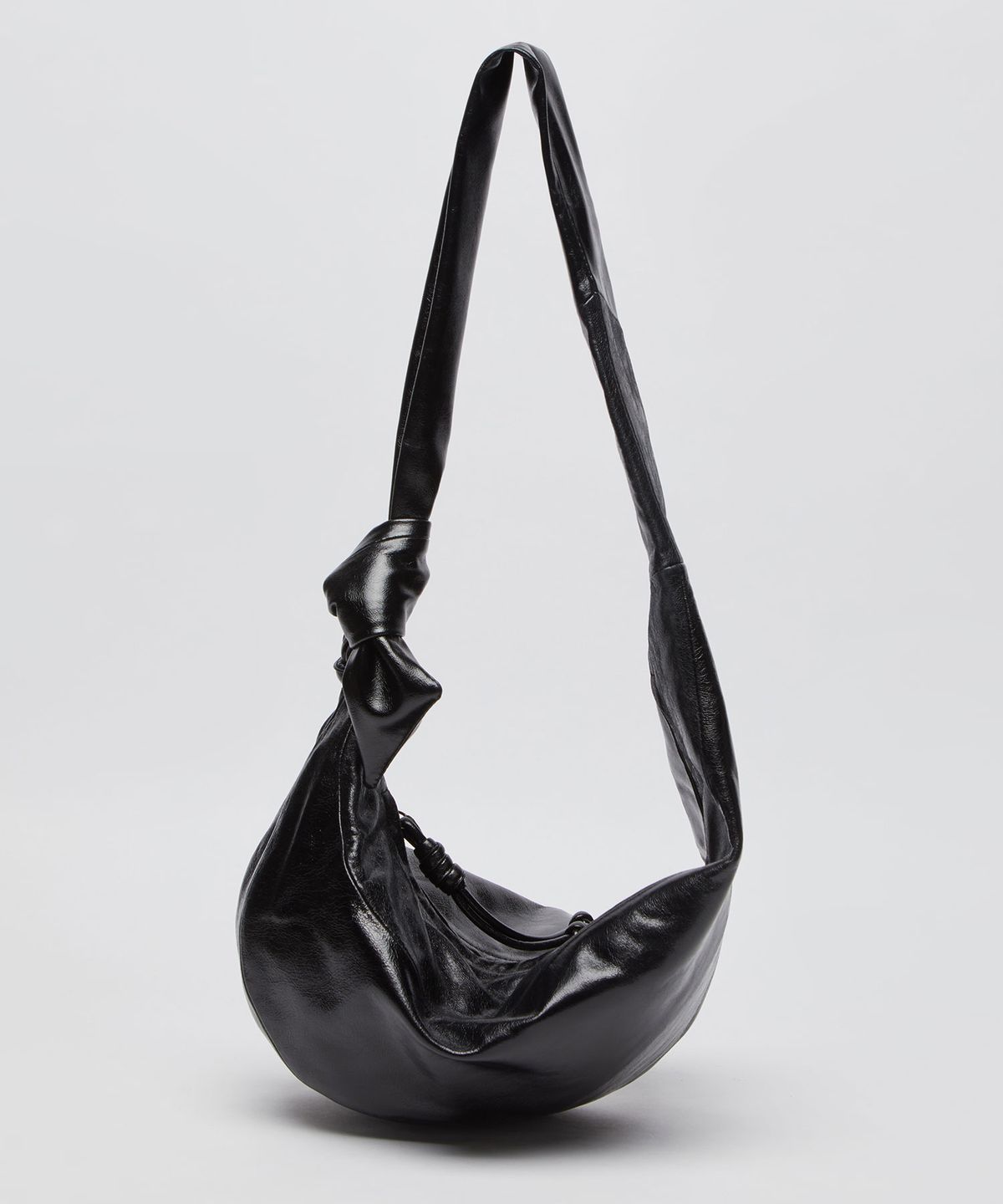 아카이브앱크(ARCHIVEPKE) Fling messenger bag(Glossy crack black)_OVBAX26018GCB