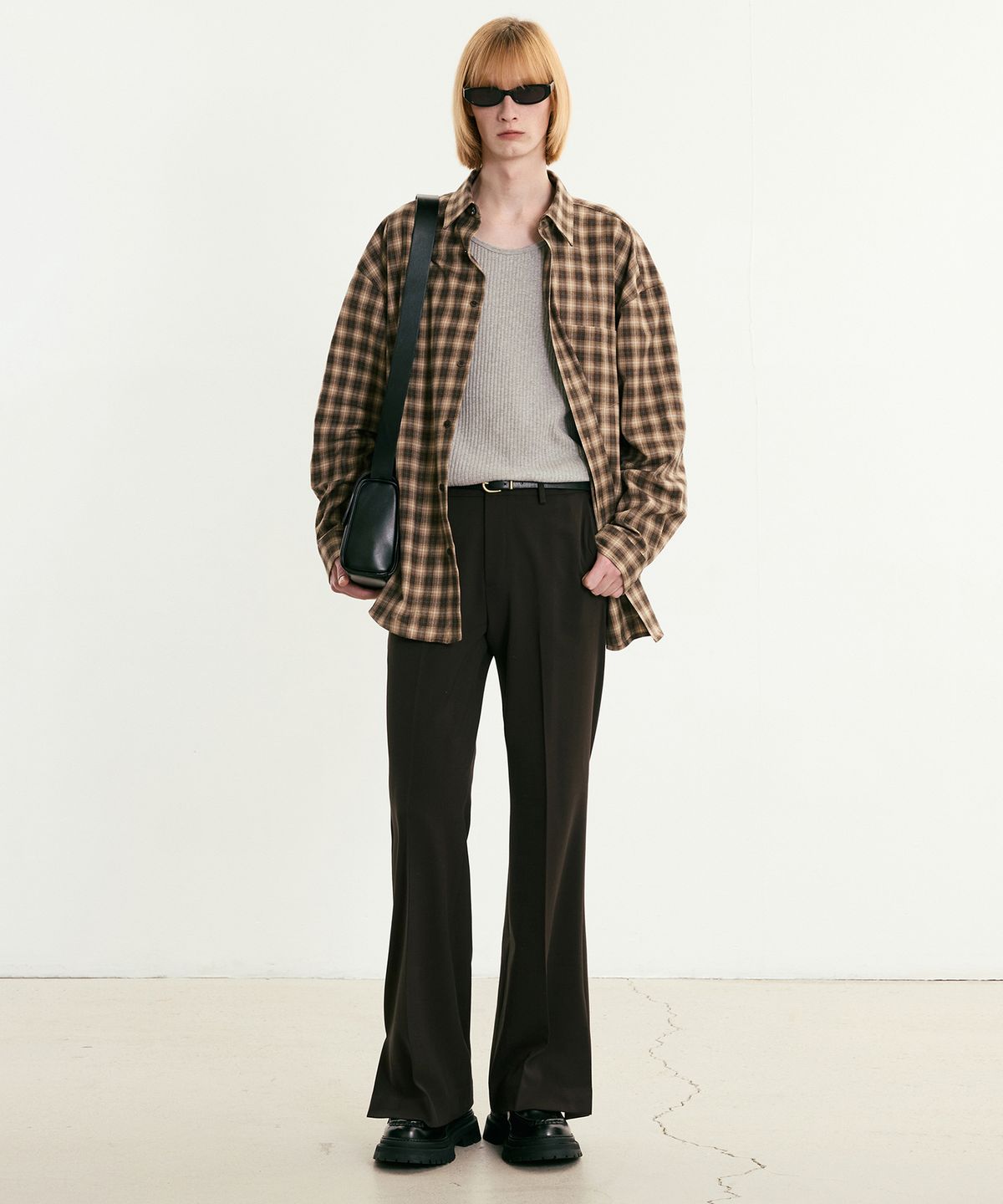 티엔지티(TNGT) Flared Fit Slit Pants (Brown) TNPA5F106W2