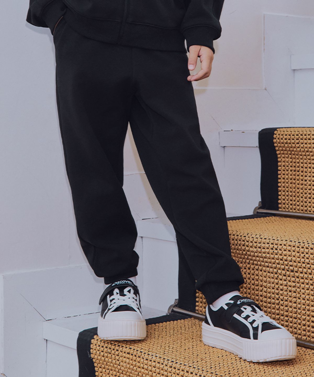 디스커버리 키즈(DISCOVERY KIDS) 키즈 에센셜 조거팬츠 (BLACK)