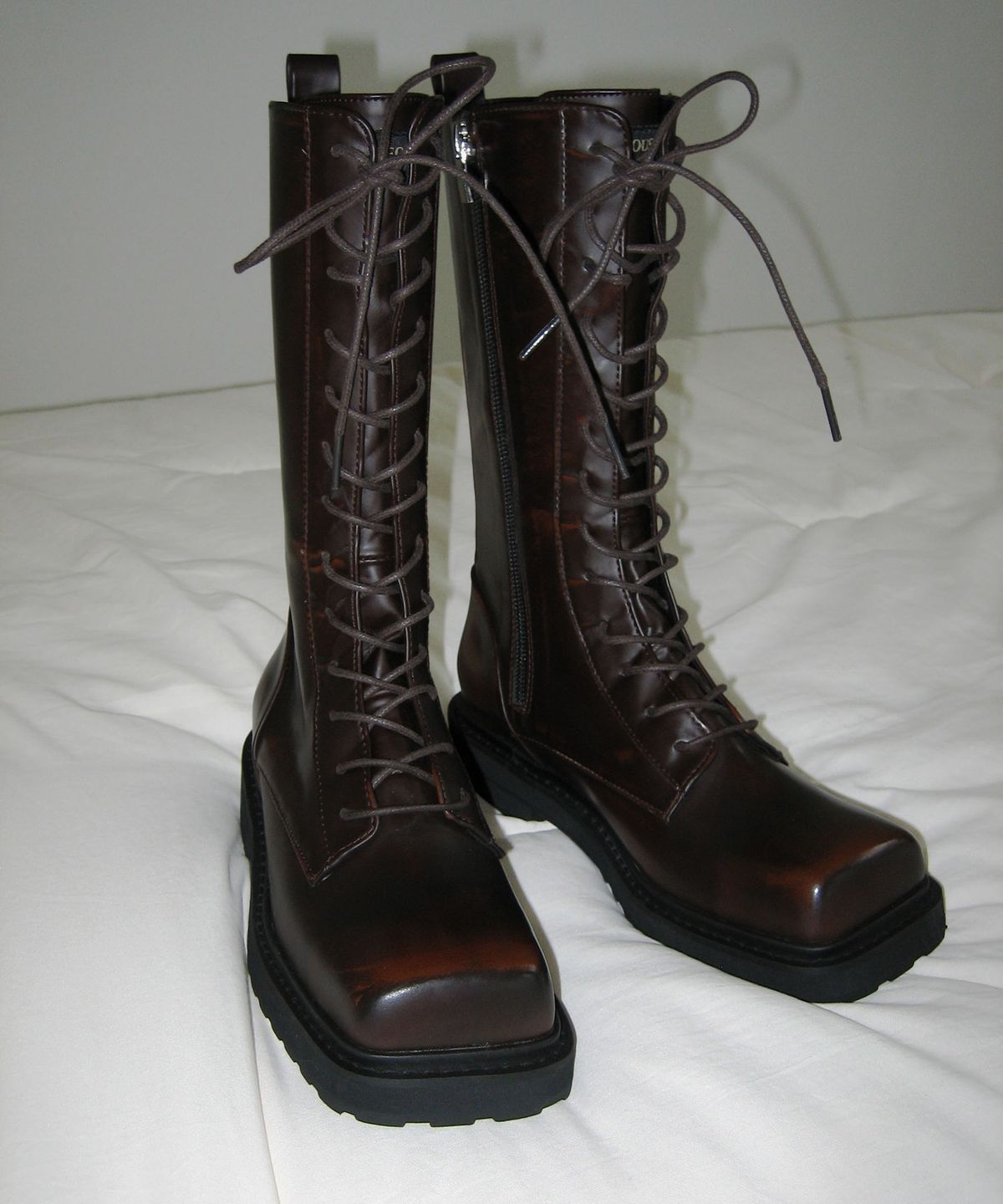 루루서울(LOULOUSEOUL) Nana Walker Boots (Brown)