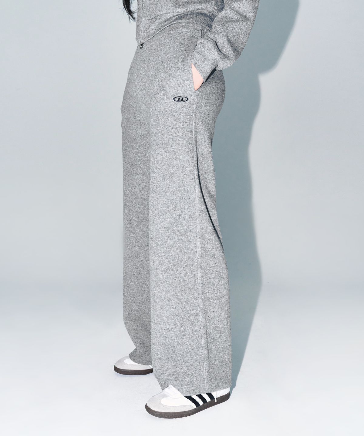 본투윈(BORN TO WIN) W KNIT LIKE SEMI WIDE PANTS [MELANGE GREY]