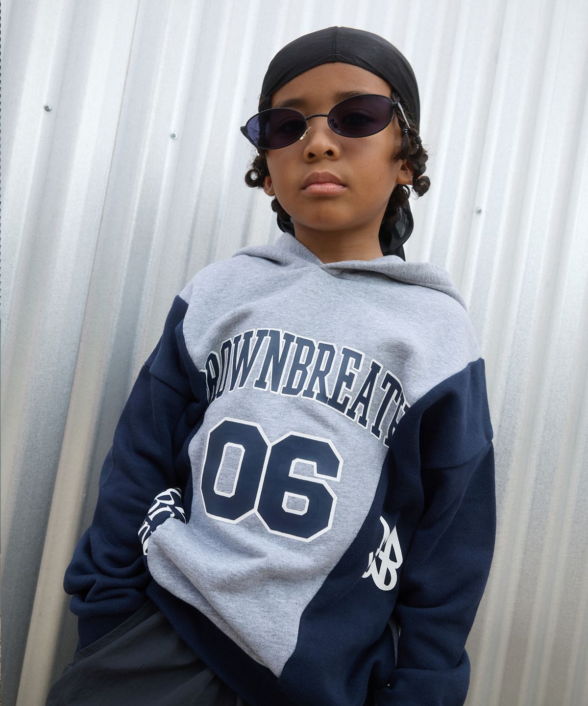 브라운브레스 키즈(BROWNBREATH KIDS) KIDS COLOR BLOCK HOODIE - M/GREY