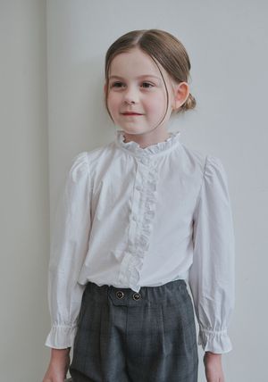 BZ54BL01WT 화이트 프릴 블라우스