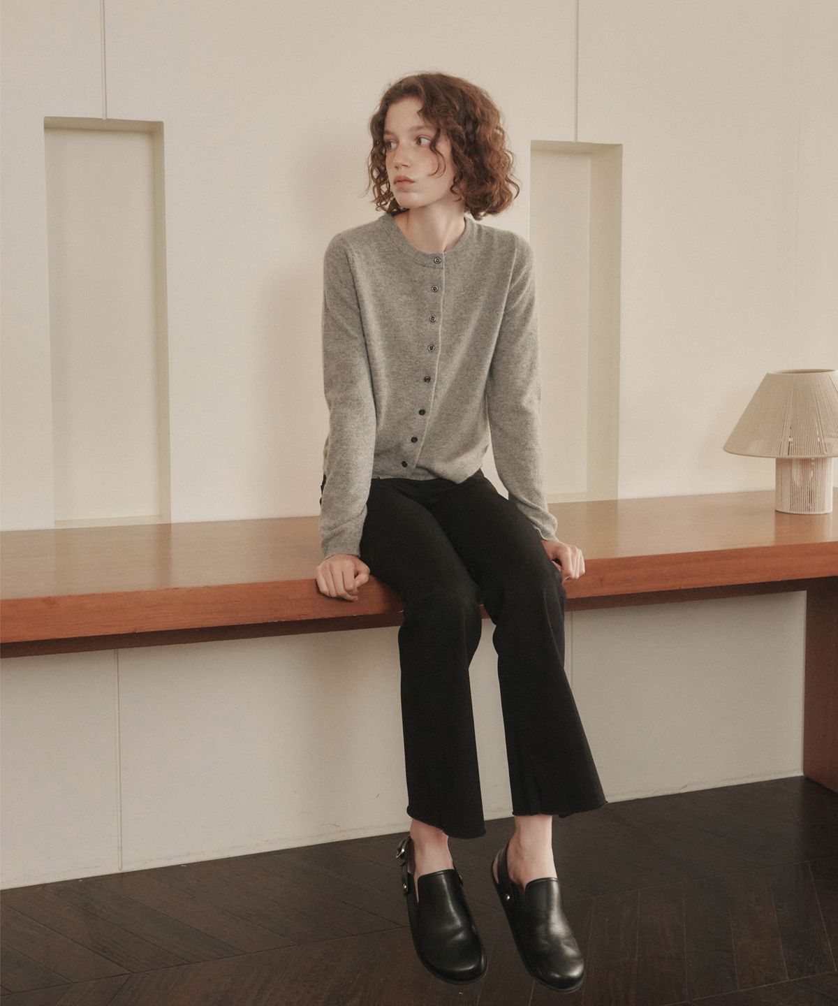 아바몰리(AVA MOLLI) ESSENTIAL SUPER FINE LAMBS WOOL CARDIGAN (MEL. GREY)
