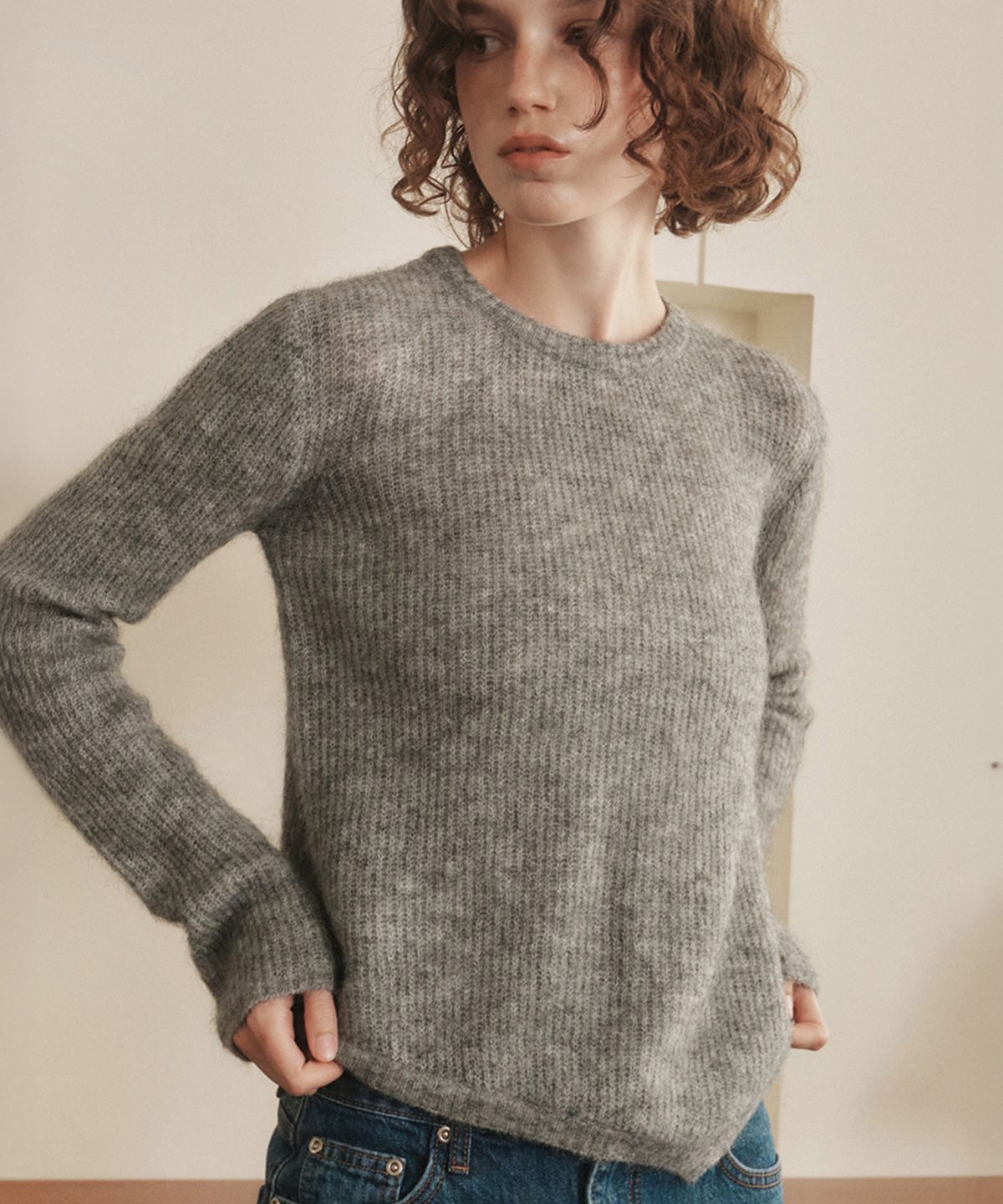 아바몰리(AVA MOLLI) MOHAIR ASYMMETRIC KNIT PULLOVER  (MEL.GREY)