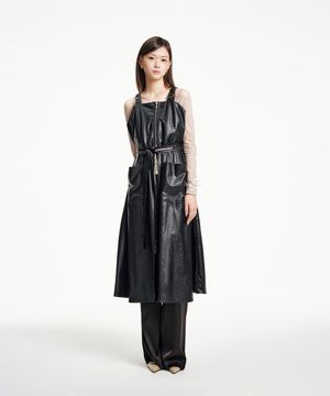 레더 런웨이 툴웨어 드레스