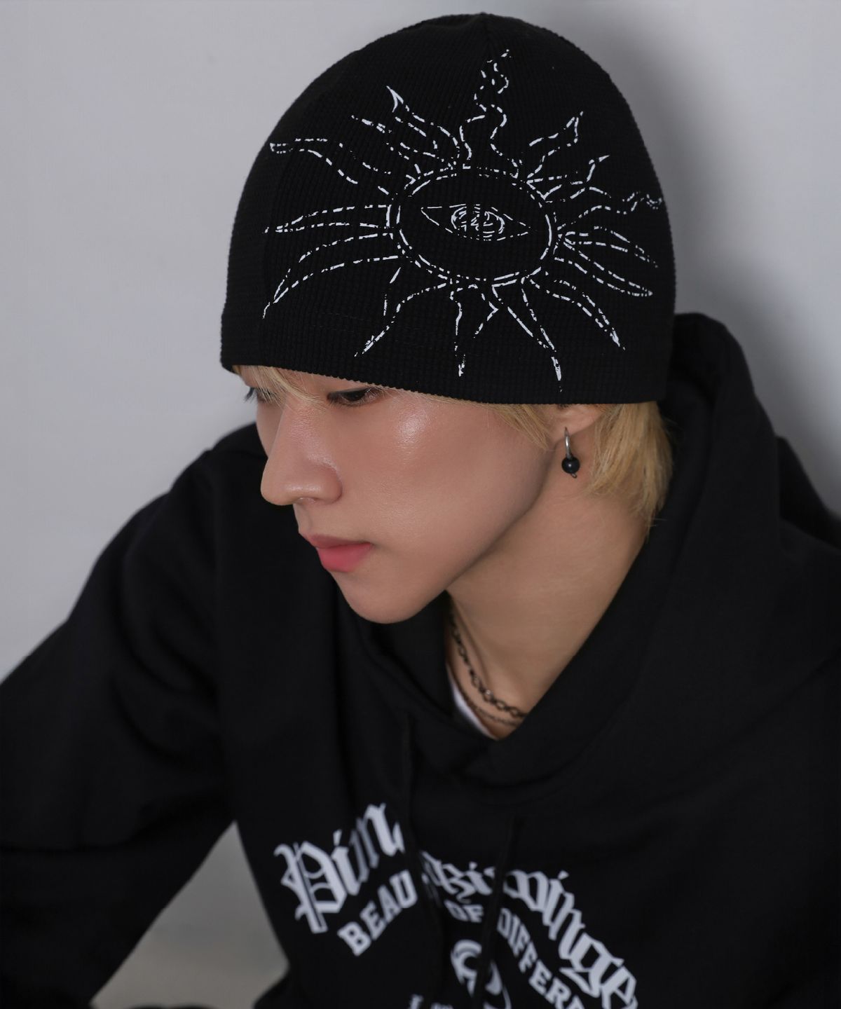 피마다지윈(PIMADAZIWIN) Sun Eyes Beanie_[Black]