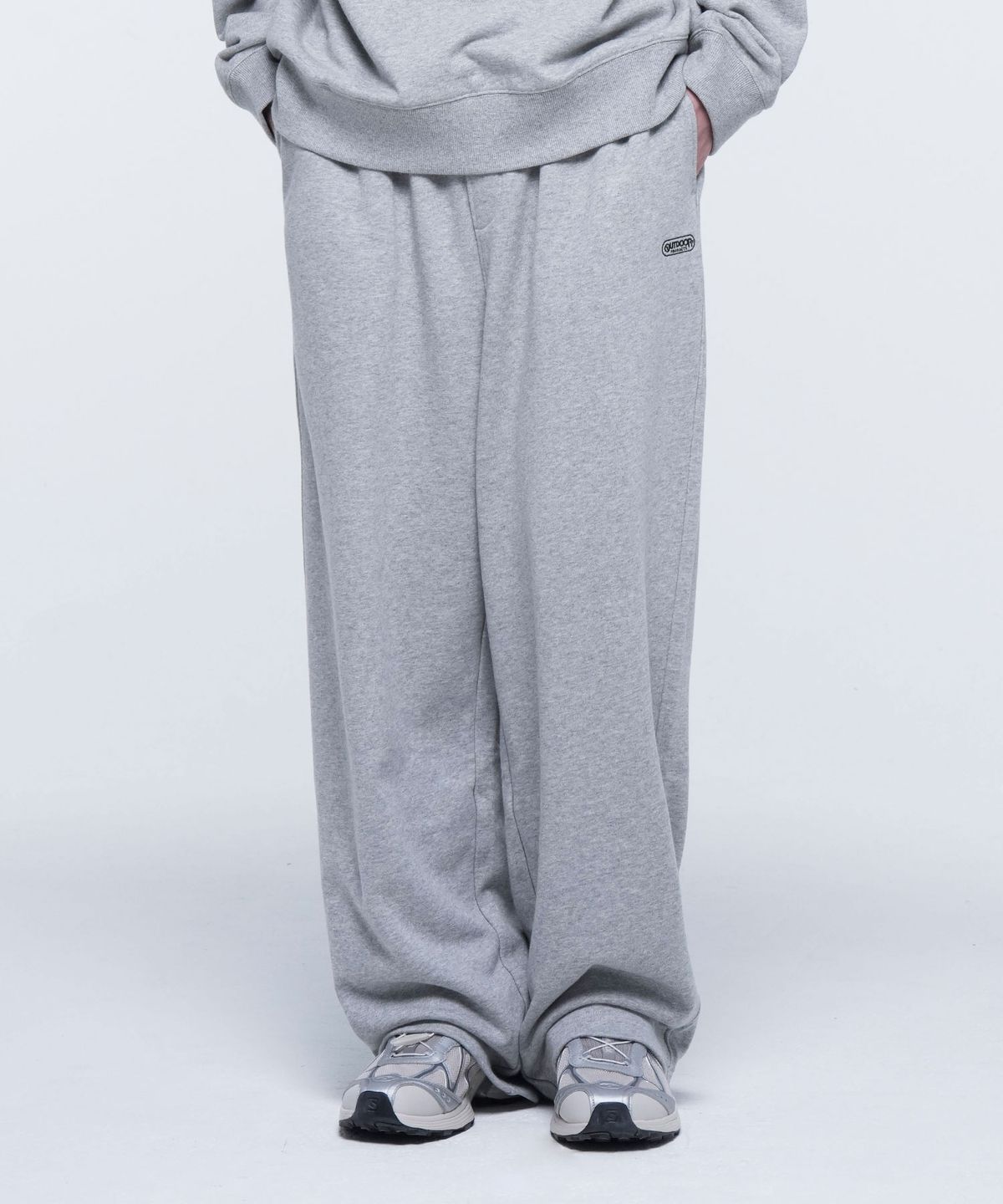 아웃도어 프로덕츠(OUTDOOR PRODUCTS) ESSENTIAL CAPSULE LOGO SWEAT PANTS (MELANGE)
