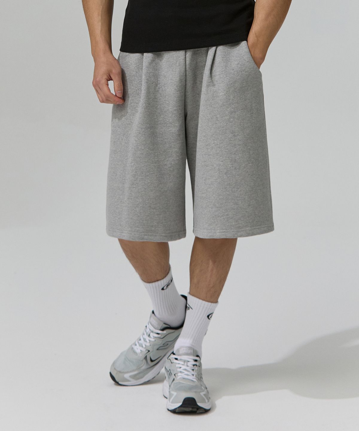 블랙몬스터핏(BLACK MONSTER FIT) 원턱 와이드 버뮤다 팬츠 (2 color) / BM240921