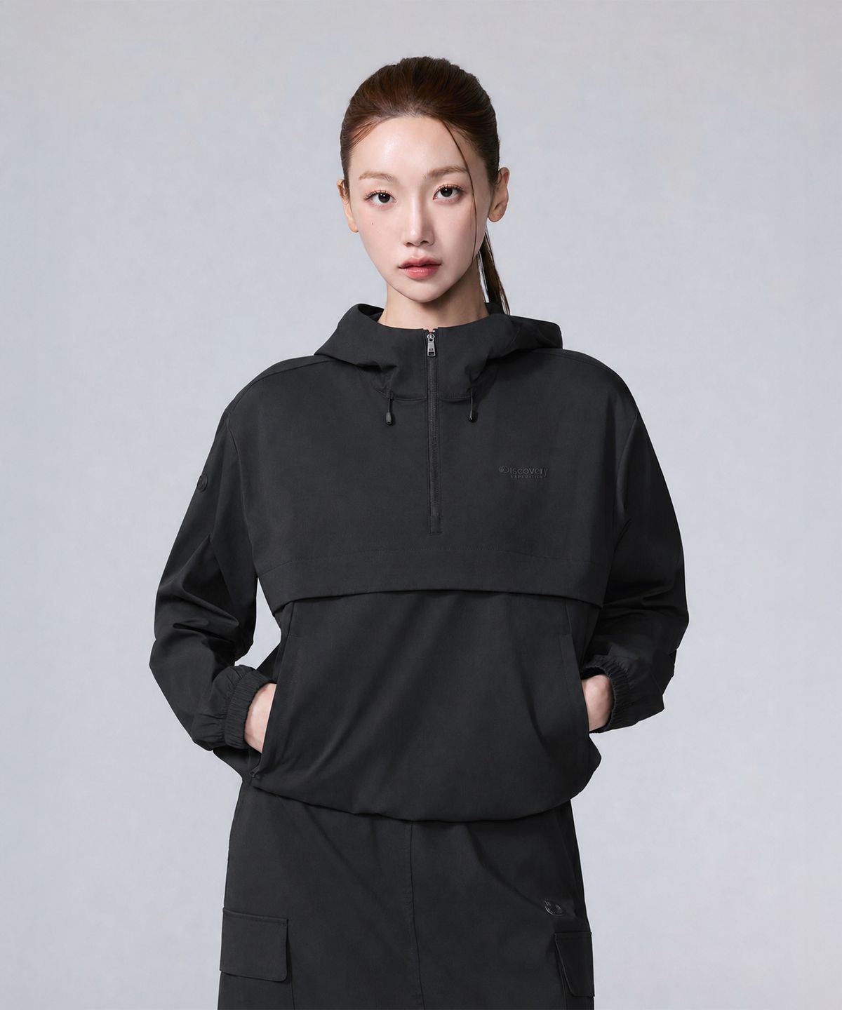 디스커버리 익스페디션(DISCOVERY EXPEDITION) 여성 내추럴 우븐 아노락 (SET-UP) (BLACK)