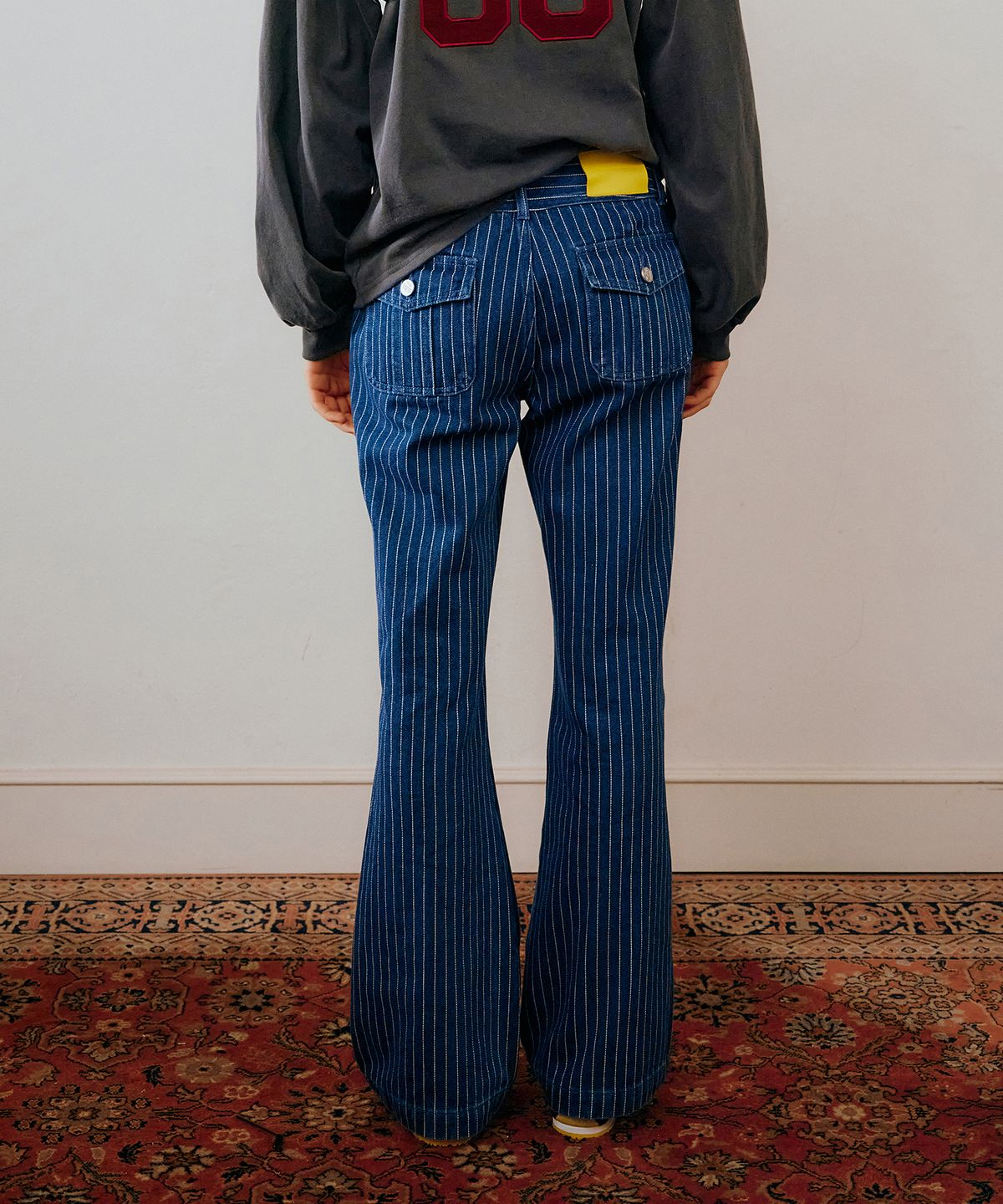 그린버터(GREENBUTTER) Pinstripe Bootcut Denim Pants (Deep blue)