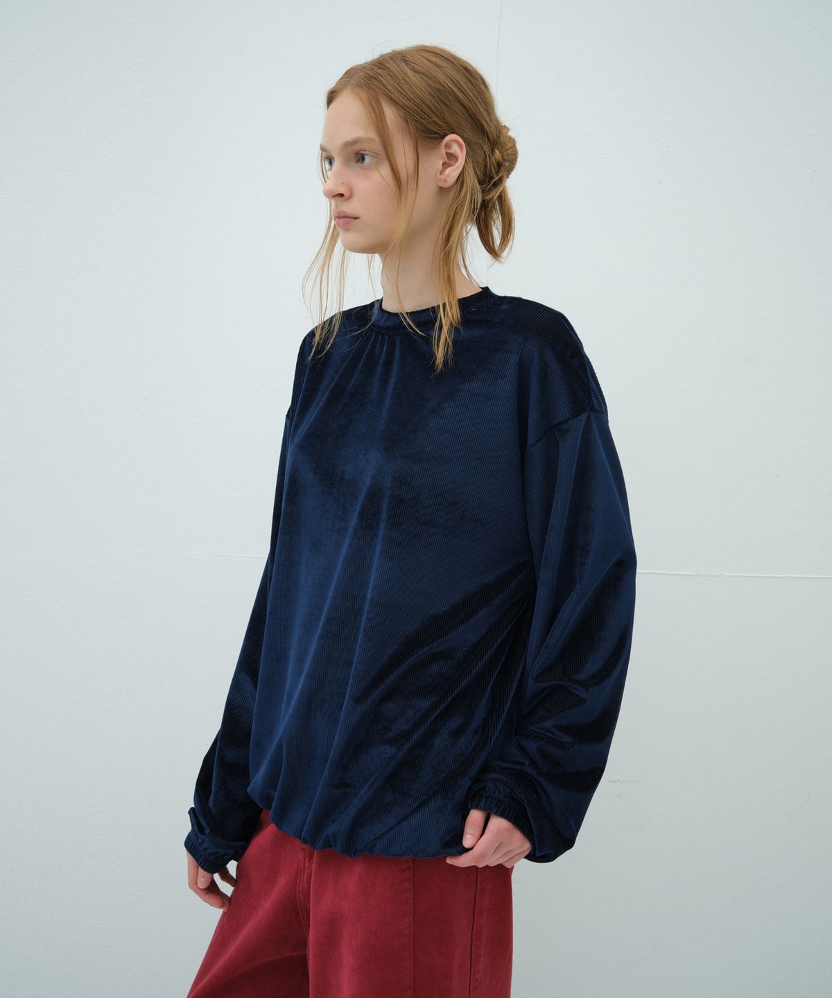 오버듀플레어(OVERDUEFLAIR) GLOW LOOSE FIT VELVET T-SHIRT_NAVY