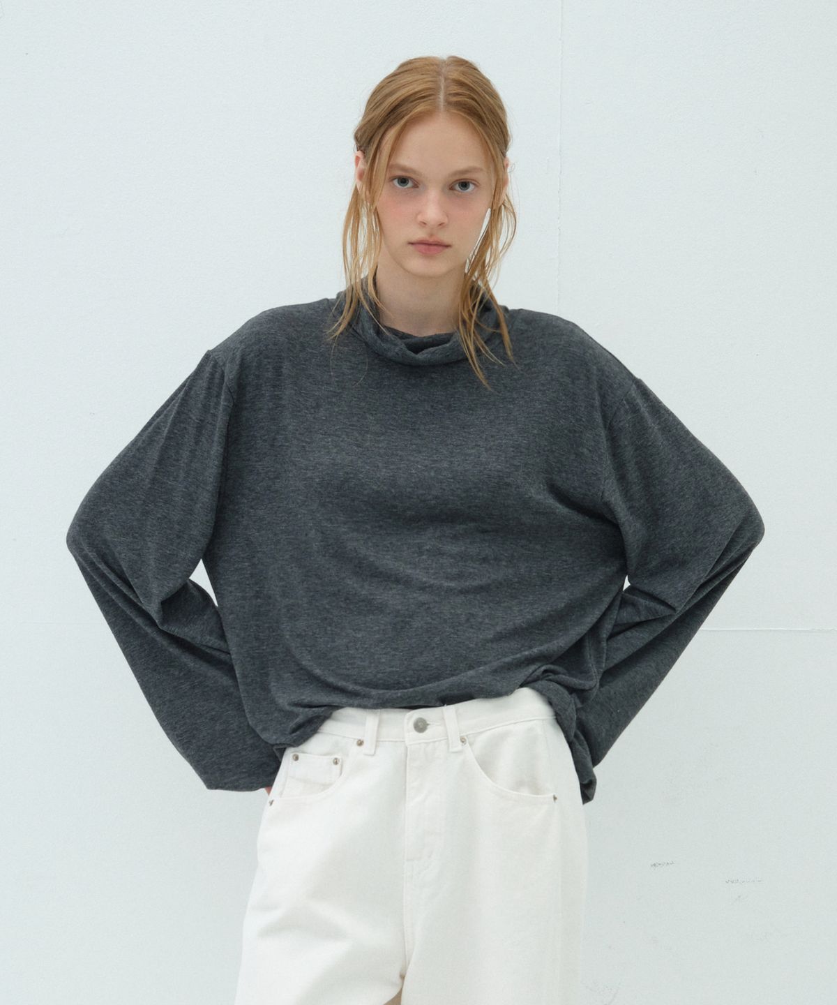 오버듀플레어(OVERDUEFLAIR) LOOSE FIT WOOL TENCEL TURTLENECK T-SHIRT_CHARCOAL
