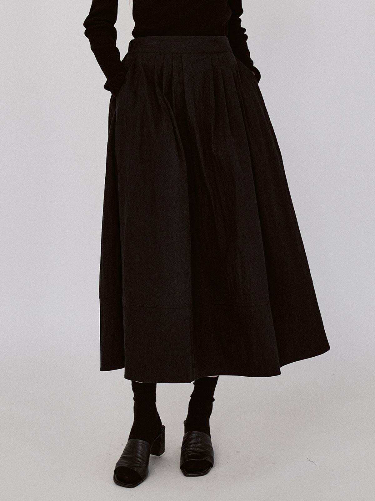 르세지엠(LESEIZEME) Pleats Flow Banding Long Skirt - Black