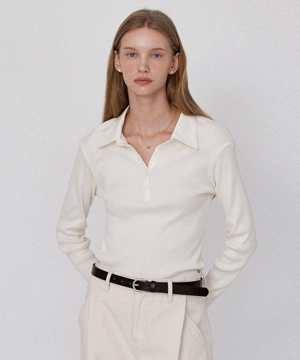 르세지엠(LESEIZEME) Ribbed Panel Classic Collar T-Shirt - Cream