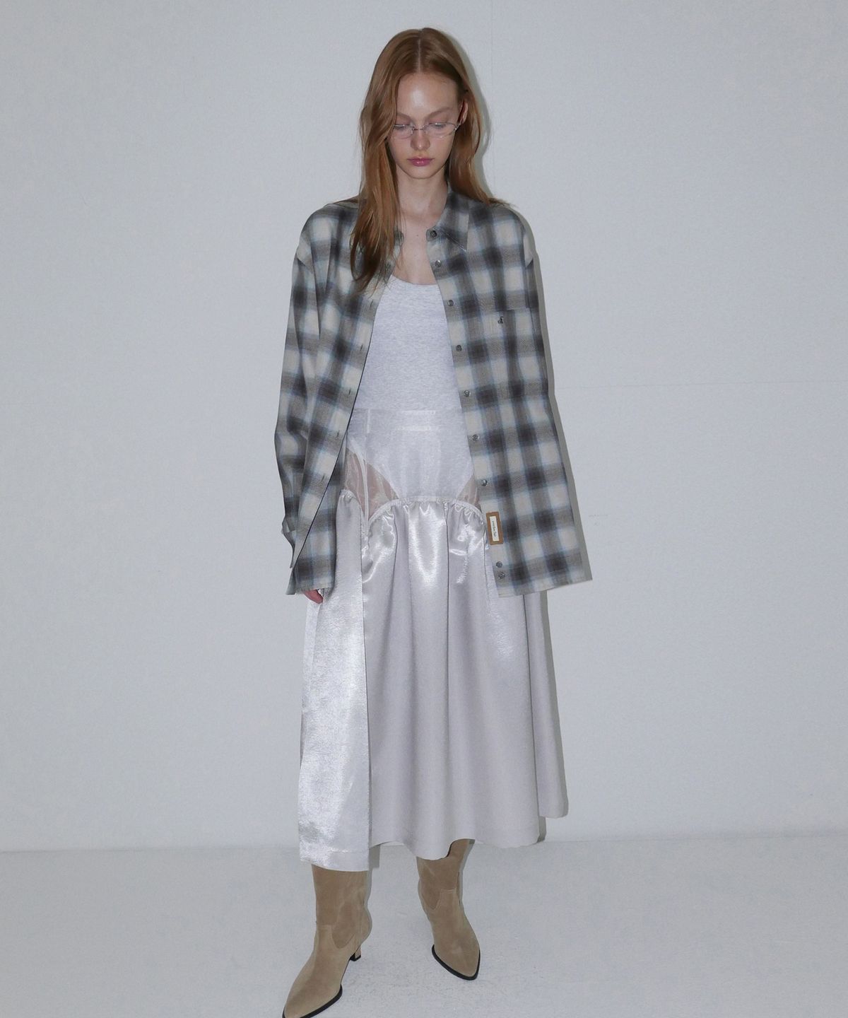 오버듀플레어(OVERDUEFLAIR) SHEER SATIN LONG SKIRT_WHITE SILVER