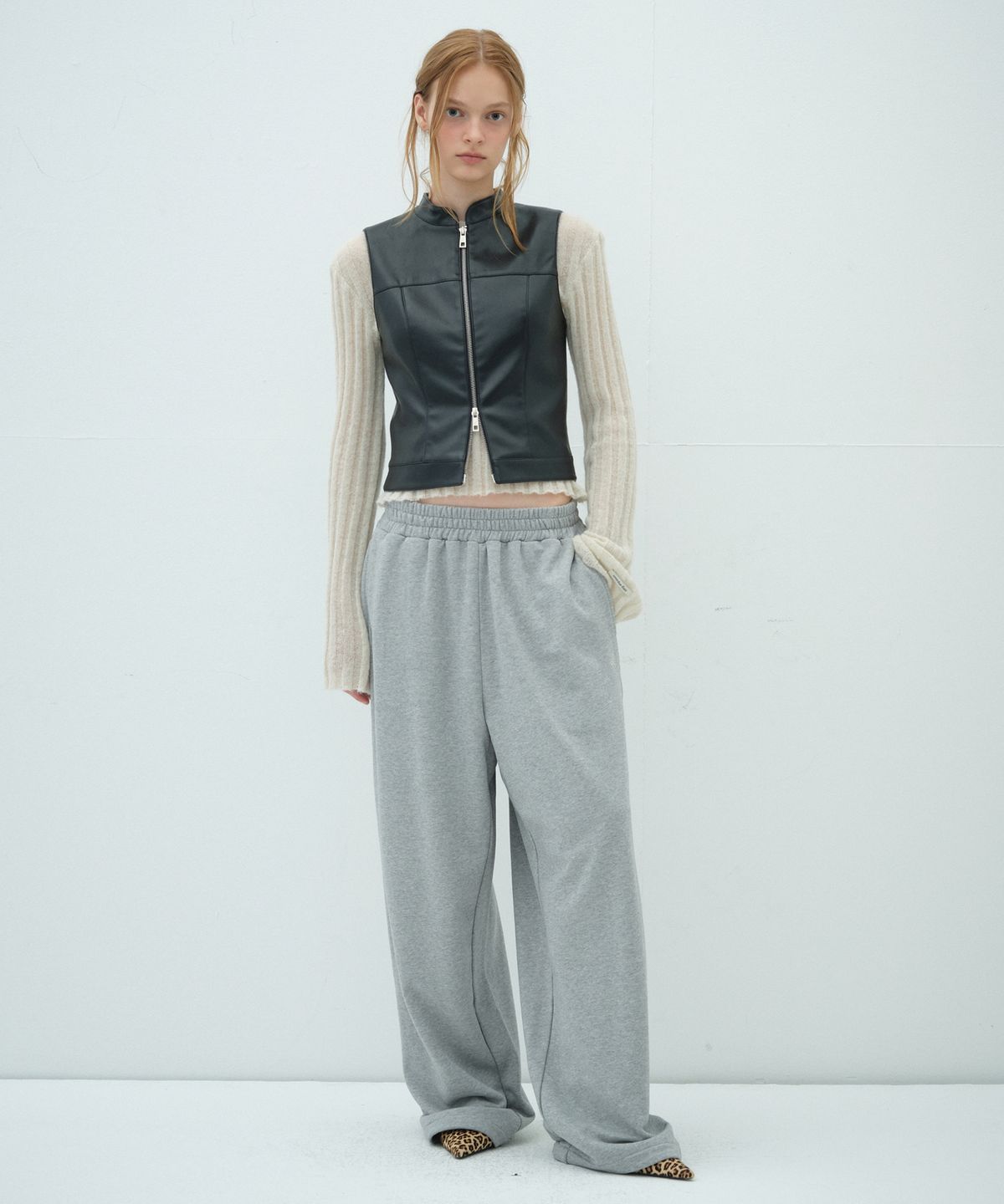 오버듀플레어(OVERDUEFLAIR) TWO-WAY WIDE SWEAT PANTS_MELANGE GREY