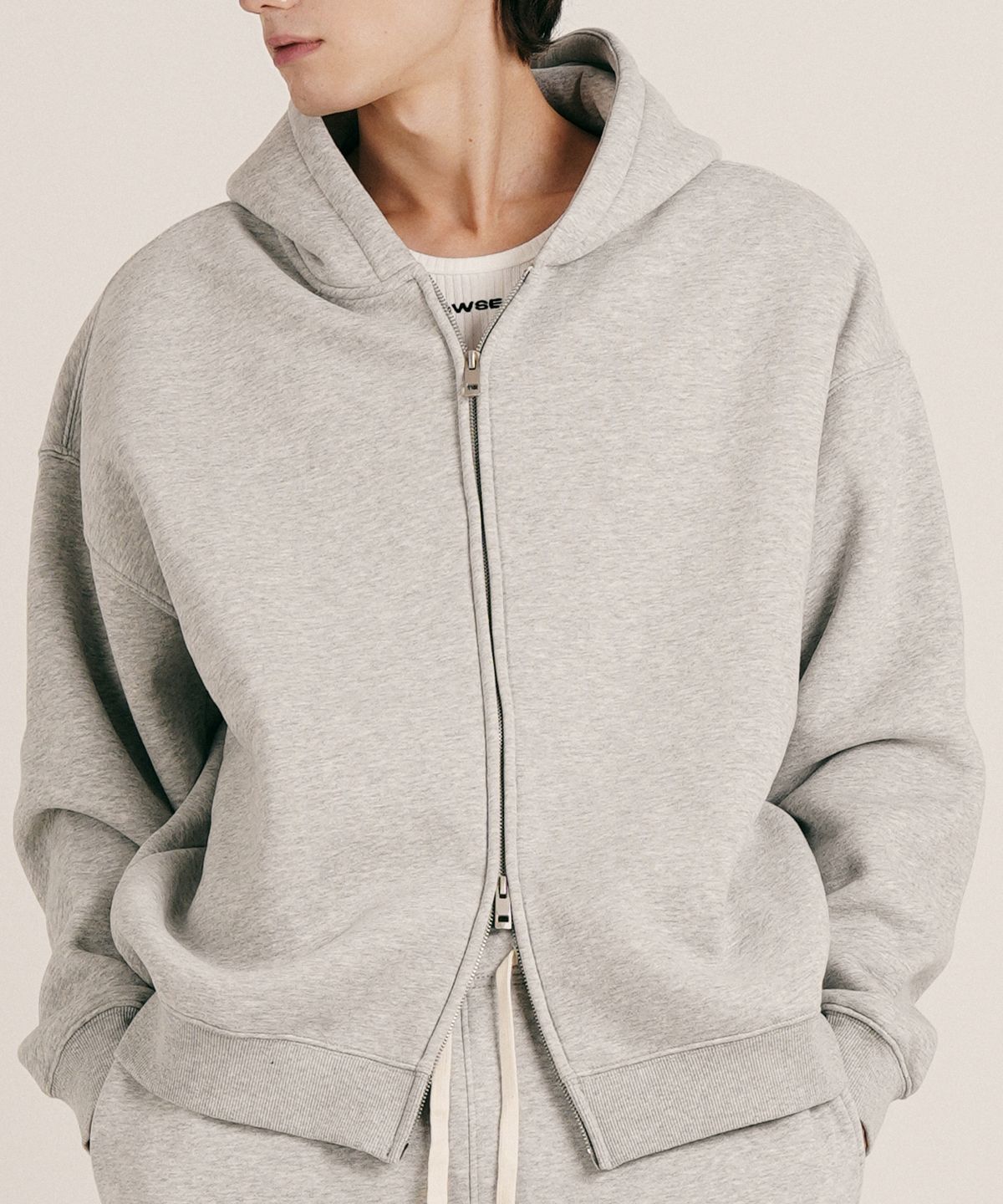 디더블유에스이(DWSE) 에센셜 스웨트 집업 후디(멜란지 그레이)